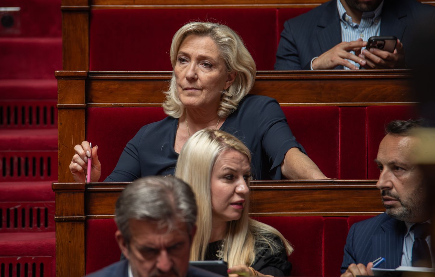 Marine Le Pen considera “no posible” hacer campaña con una pulsera electrónica Marine Le Pen considera “no posible” hacer campaña con una pulsera electrónica